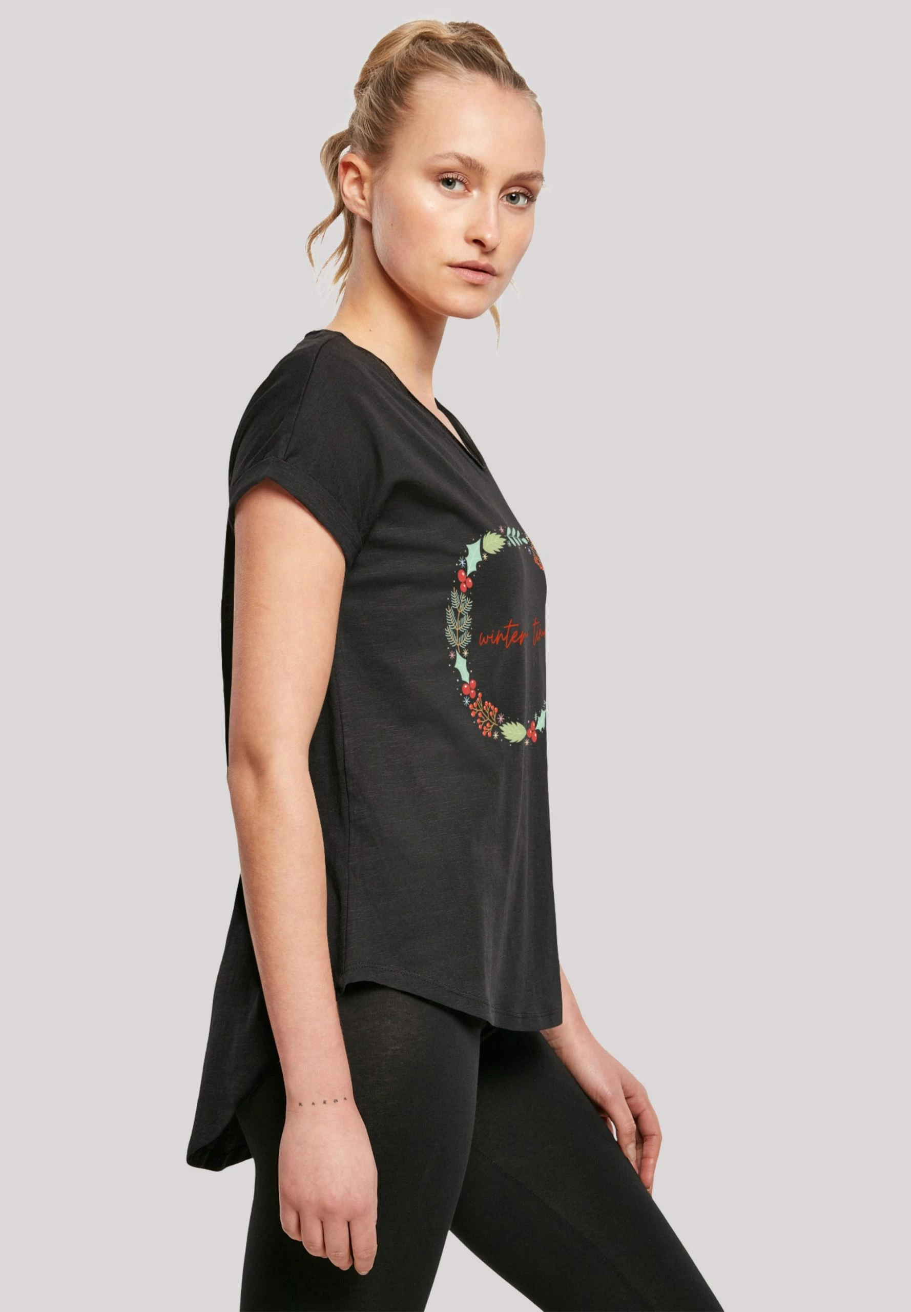 F4NT4STIC Long Cut T-Shirt Winter Time In Schwarz 6 F4NT4STIC Long Cut T-Shirt Winter Time In Schwarz – Bild 6