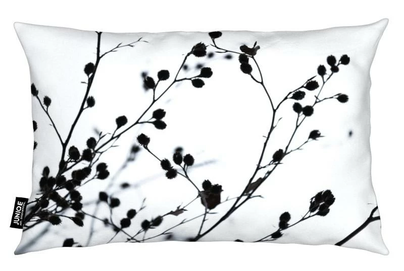 Juniqe Kissen "Winter Silhouettes 1" In Schwarz & Weiß 2 Juniqe Kissen "Winter Silhouettes 1" In Schwarz & Weiß – Bild 2
