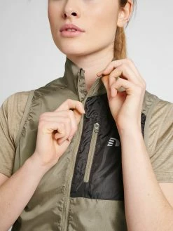 Newline Weste Women Packable Tech Gilet In WINTER TWIG 18 Newline Weste Women Packable Tech Gilet In WINTER TWIG -JYOKO-Shop newline weste women packable tech gilet in winter twig 8