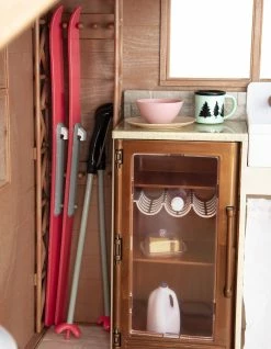 Our Generation Puppenhaus Mit Puppenzubehör – Winter Holz Waldhütte Mit Zubehör -JYOKO-Shop our generation puppenhaus mit puppenzubehor winter holz waldhutte mit zubehor 2